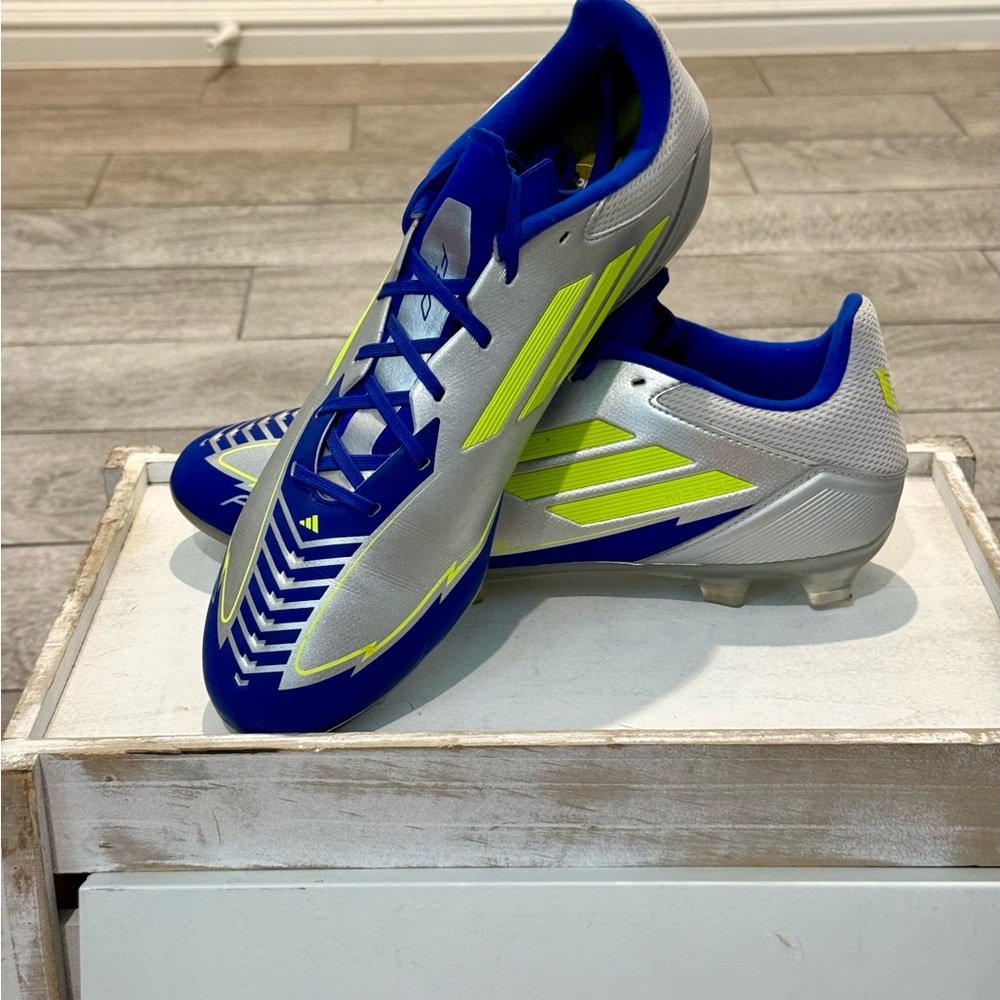 Adidas F50 League Messi Men’s Soccer Cleats, Size 10